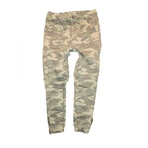⚠️Final Sale⚠️American Eagle Camo Joggers size 12 Regular
